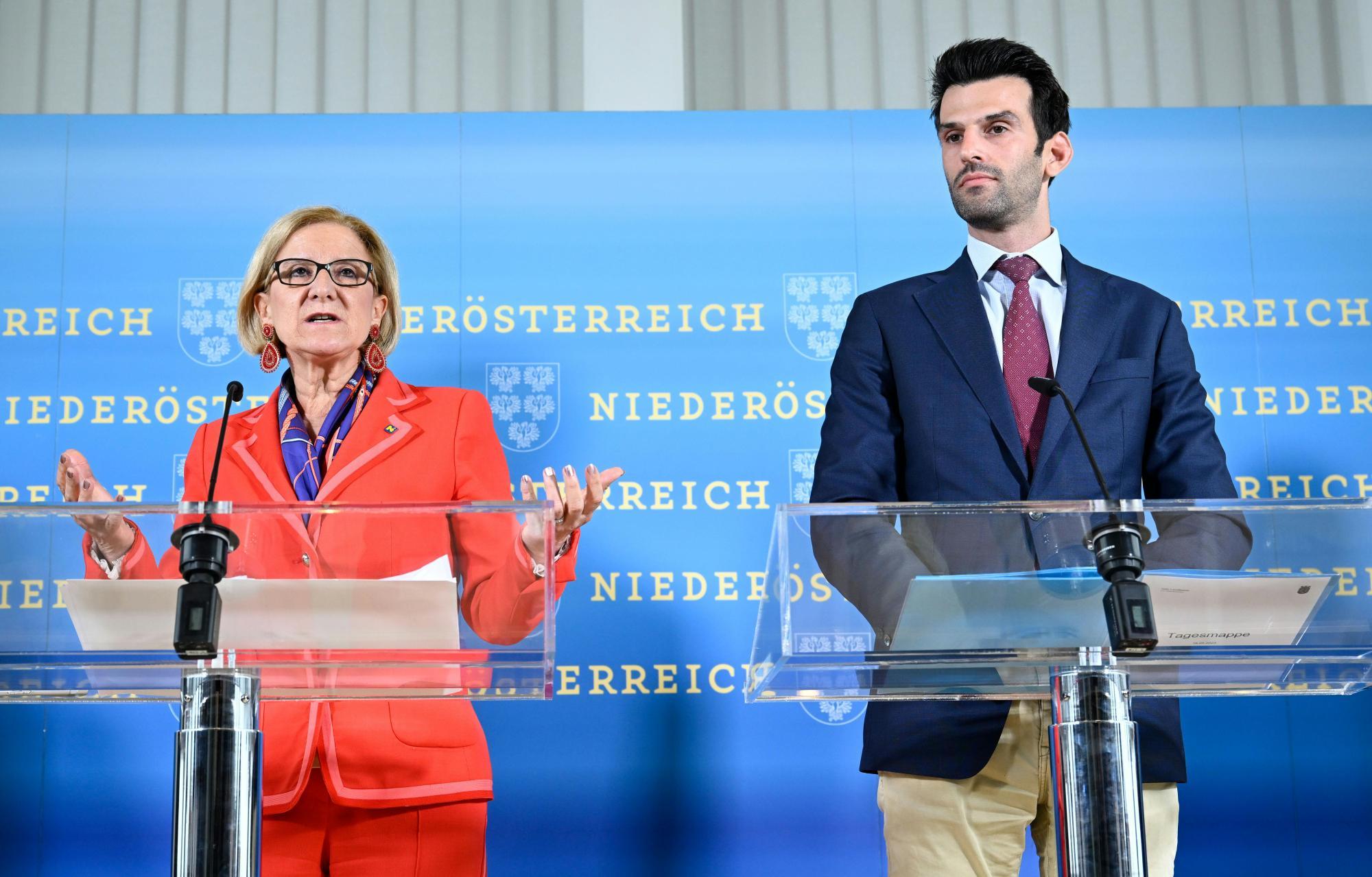 Landeshauptfrau Johanna Mikl-Leitner (ÖVP) und Landeshauptfrau-Stellvertreter Udo Landbauer (FPÖ) verbieten den niederösterreichischen Beamtinnen und Beamten das Gendern.